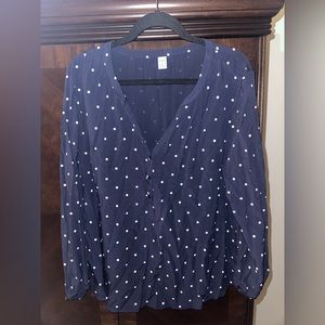 NWT Women’s blouse from Old Navy. V-neck, midway button down - blue/white.